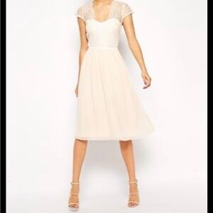 ASOS peach scalloped lace edge midi dress. NWOT